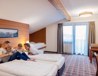 Hotel-Bon-Alpina-Innsbruck-Igls-3SterneHotel-gutequalitaet-superpreisleistung-hotel-familienzimmer.jpg